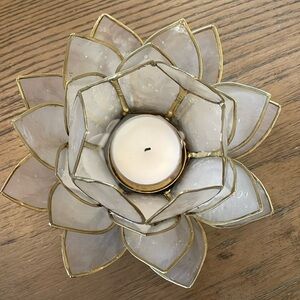 White lotus tealight holder